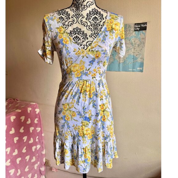 NBW F21 white mini dress with yellow and blue flowers size S - Picture 2 of 6